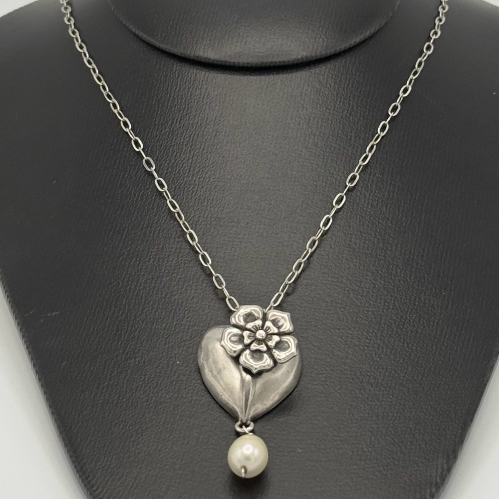 Gabriela Sánchez Sterling Silver Heart Pendant Necklace with Pearl Drop